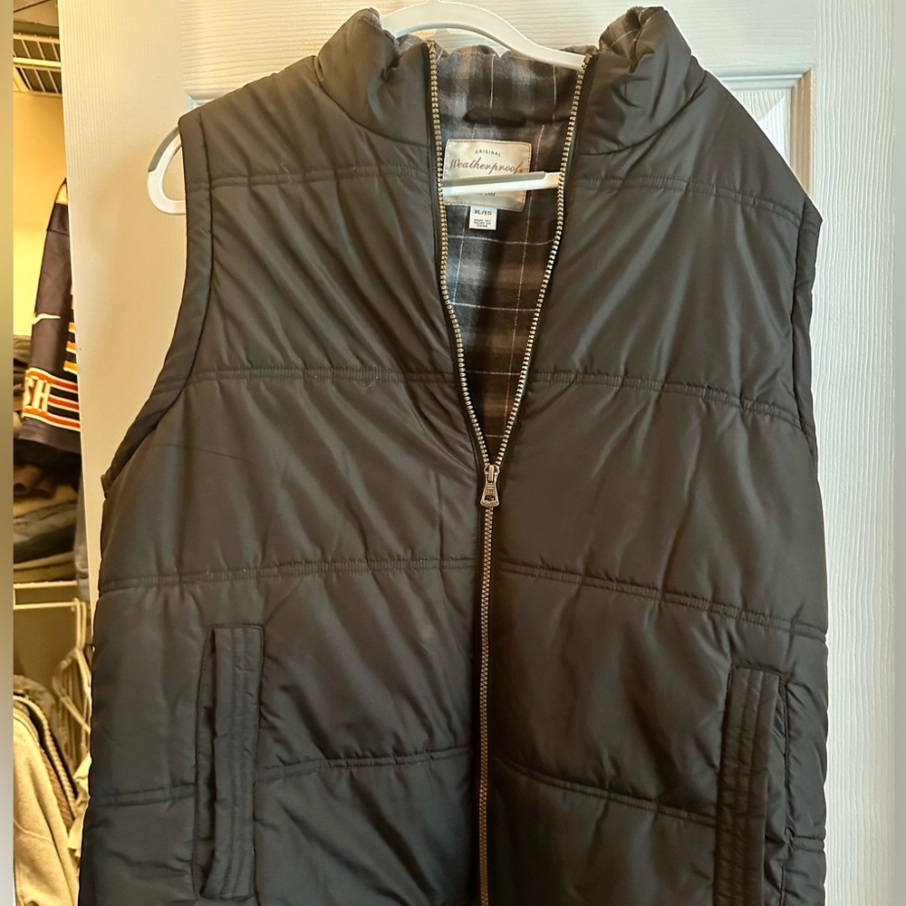 New Men’s Waterproof Insulated Vest size XL